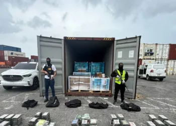 Decomisan 120 paquetes de cocaína camuflada en equipos médicos en puerto caucedo
