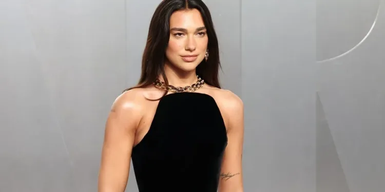 Dua lipa demanda a samsung por 15 millones de dólares por uso de imagen