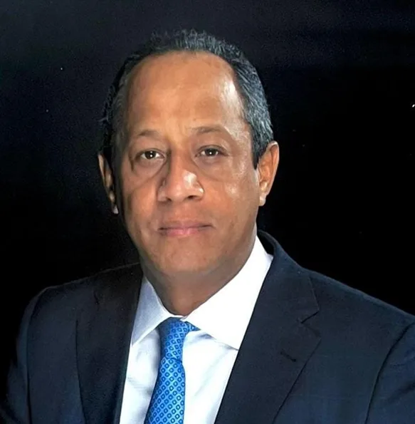 Lic. Cesar amadeo peralta