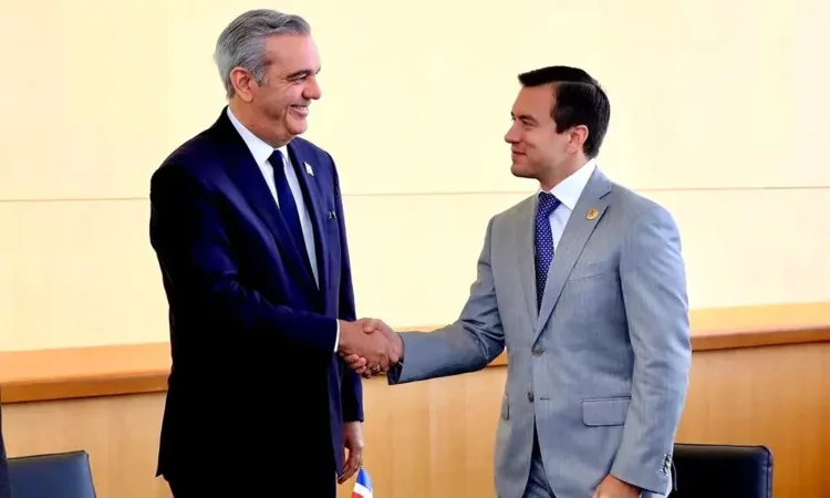 Daniel noboa y luis abinader se reúnen para impulsar acuerdo comercial