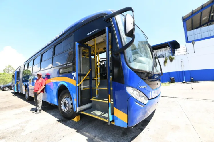 Investigan contrato de rd$29 millones para pintura de autobuses omsa