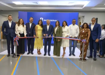 Banreservas inaugura oficina de negocios en plaza paseo 27 de santo domingo oeste