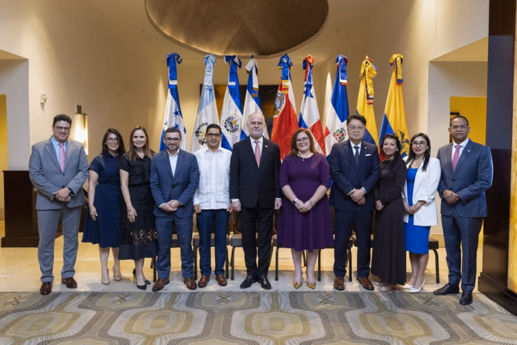 Propeep y dida firman acuerdo para fortalecer orientación y defensa de los derechos de los afiliados a la seguridad social