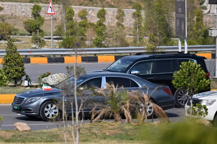 Comienza la evacuación de 11. 000 marinos bloqueados en ormuz