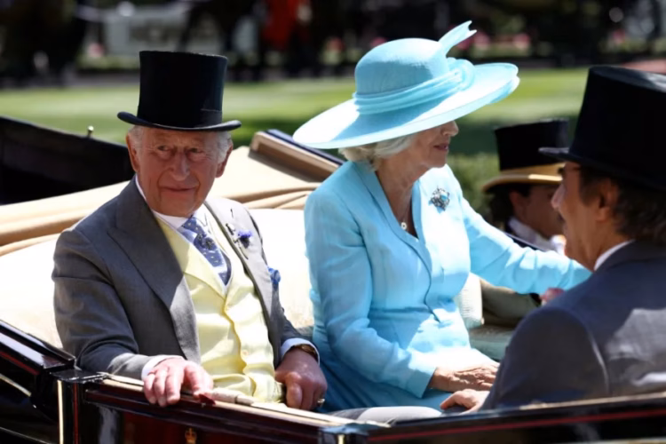 Carlos iii revela pago de impuestos por ingresos privados procedentes de la corona
