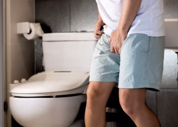 ¿cuáles son? Tres síntomas comunes que podrían alertar sobre cáncer de vejiga