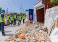 Alcaldía del dn tumba bancas de apuestas que obstruían el paso peatonal