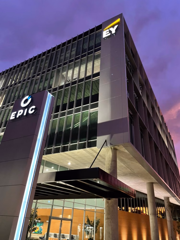 Ey incorporará más de 110 profesionales para expandir sus capacidades de managed services