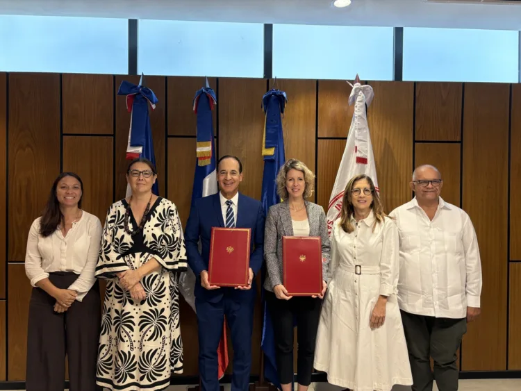 INTEC liderará en el país proyecto regional respaldado por Francia contra el sargazo Intec liderará en el país proyecto regional respaldado por francia contra el sargazo