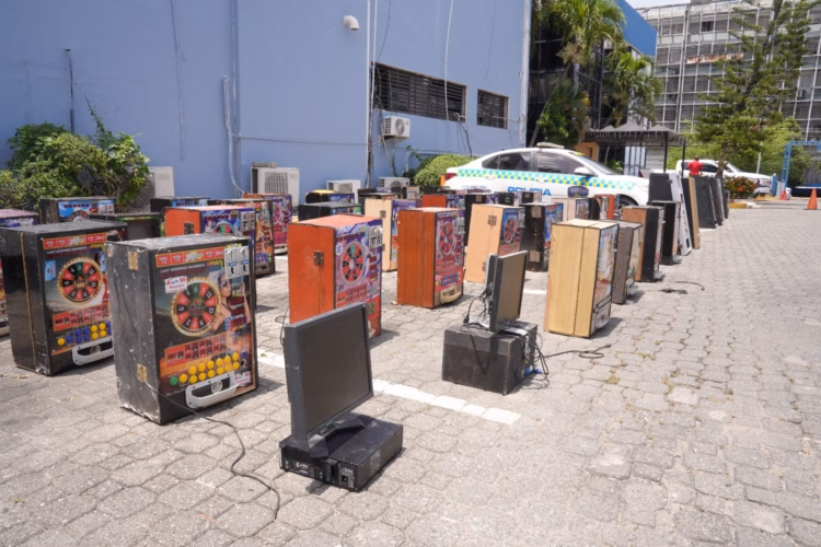Dintel y ministerio público ocupan 87 máquinas tragamonedas ilegales