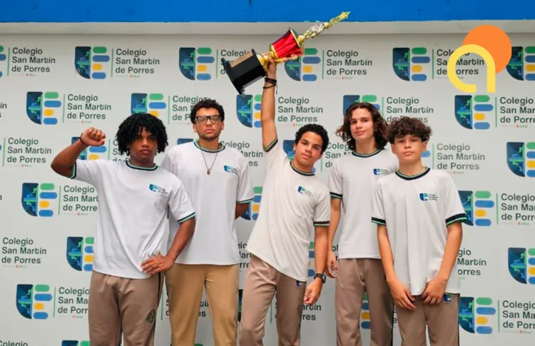 Estudiantes del san martín de porres conquistan el primer lugar en ajedrez frente a colegios de santo domingo este