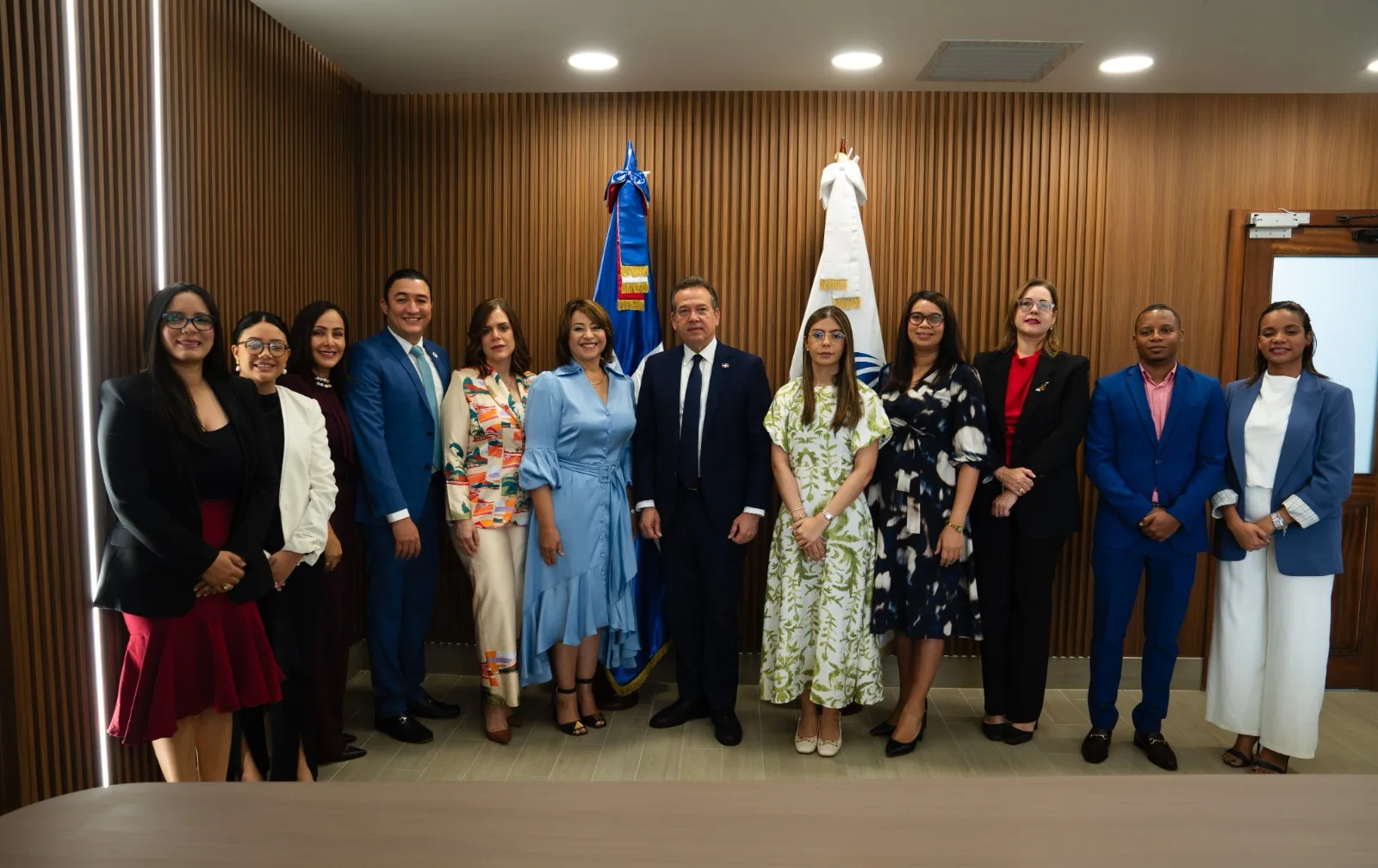 Mivhed y sector financiero facilitarán acceso a vivienda a familias sin historial crediticio