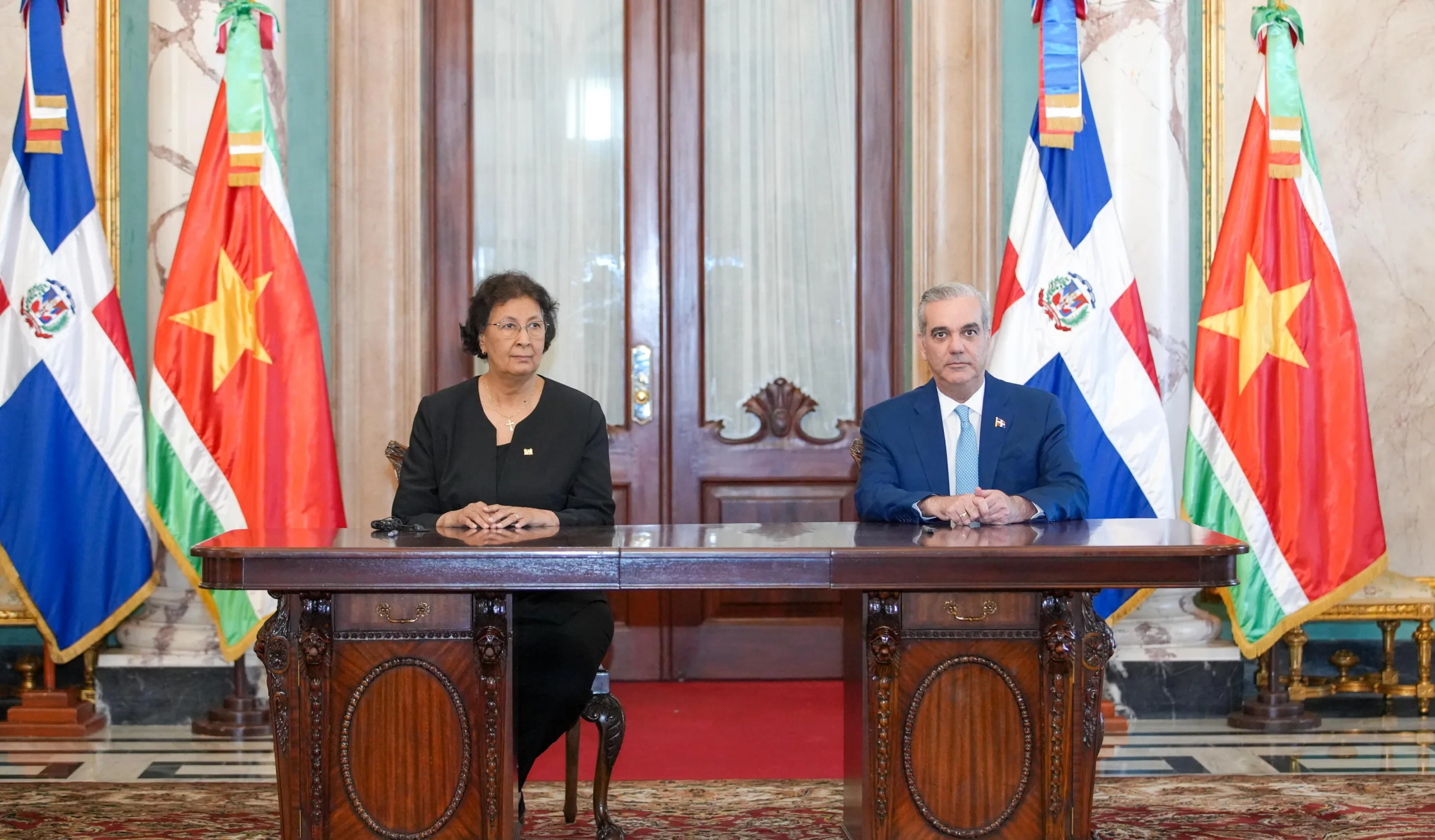 Rd y surinam firman acuerdos de cooperación y alianzas estratégicas en el sector turístico, agricultura e inversión privada