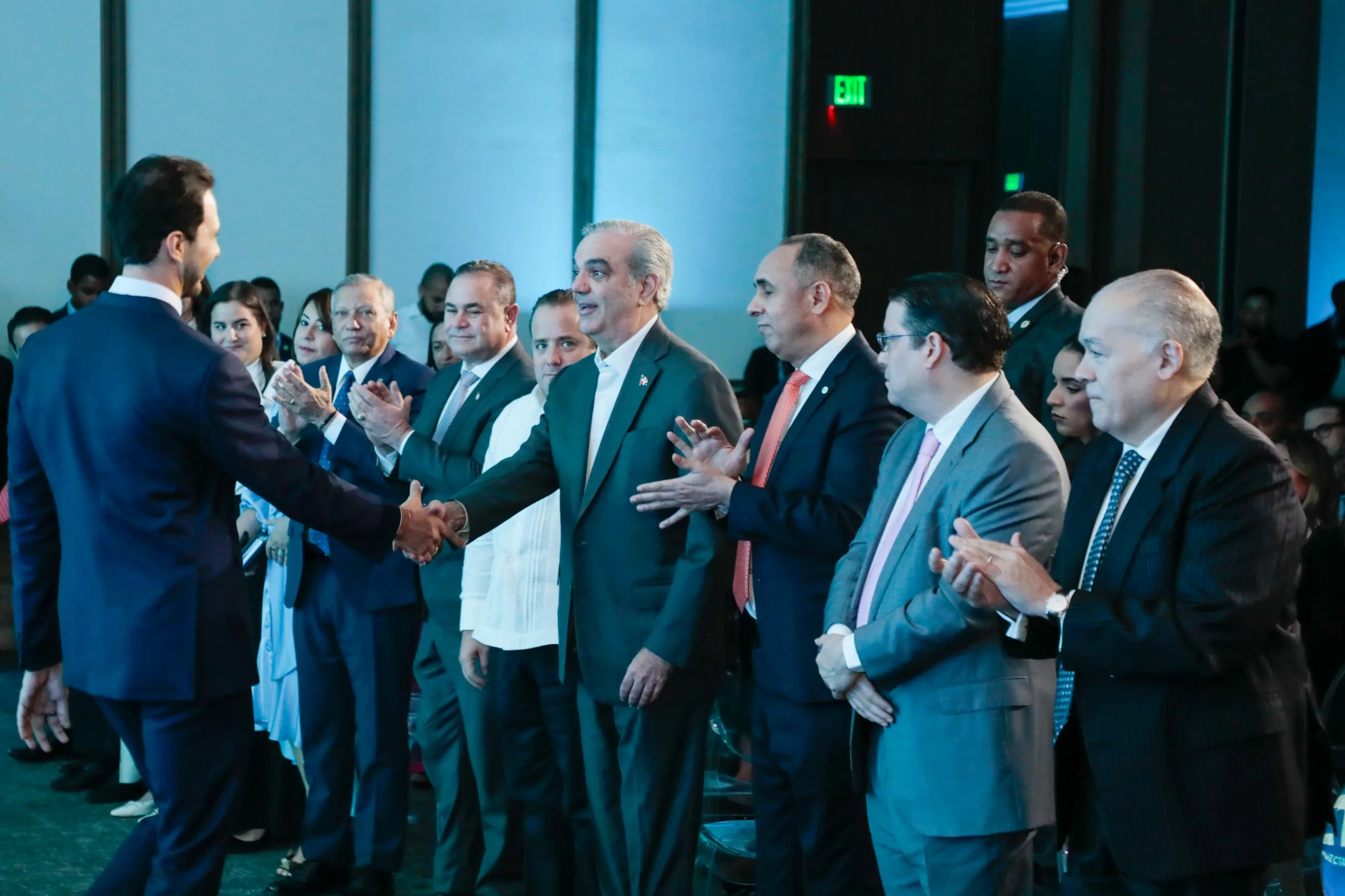 Abinader encabeza lanzamiento de plataforma de Pagos con Tarjetas de la Dirección de Aduanas Abinader encabeza lanzamiento de plataforma de pagos con tarjetas de la dirección de aduanas