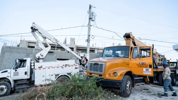 Edesur instala tres nuevos transformadores en quisqueya ii, azua