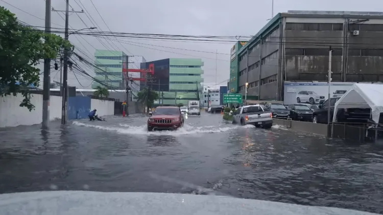 Vaguada y viento del sureste provocarán chubascos pasajeros este lunes