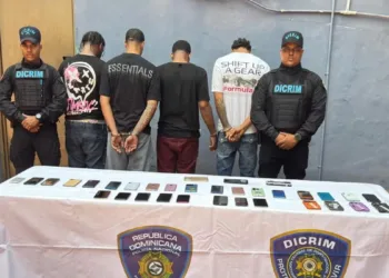 Detienen a cuatro hombres y recuperan 30 celulares robados en naco