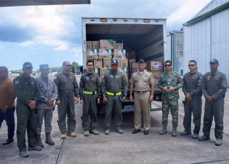 Camión de la fuerza aérea de república dominicana cargado con medicamentos para venezuela"