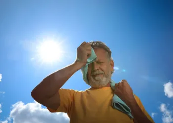 Temperaturas seguirán calurosas y polvo del Sahara afectará gran parte del país Temperaturas seguirán calurosas y polvo del sahara afectará gran parte del país