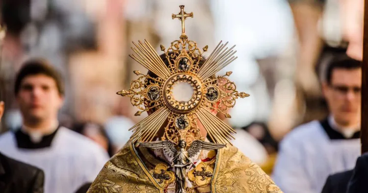 Miles de fieles católicos celebran la solemnidad de Corpus Christi Miles de fieles católicos celebran la solemnidad de corpus christi