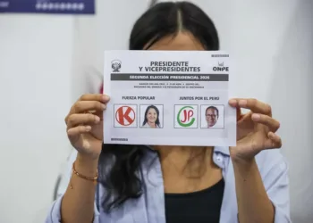 Perú vota en segunda vuelta para elegir a su nuevo presidente entre keiko fujimori y roberto sánchez
