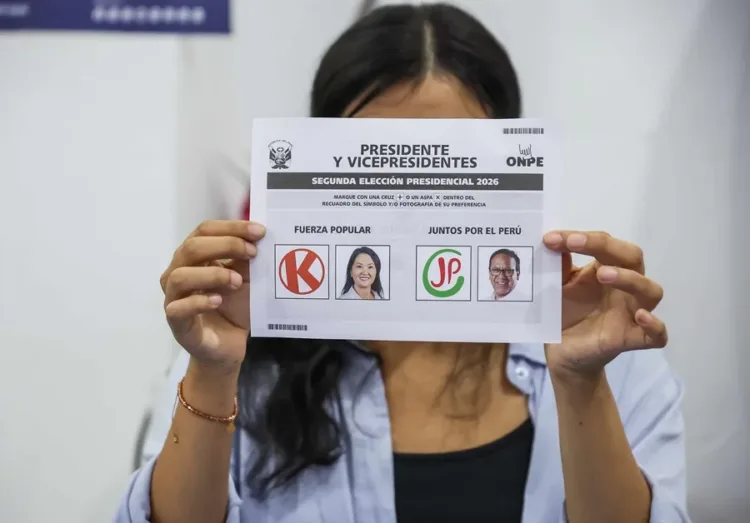 Perú vota en segunda vuelta para elegir a su nuevo presidente entre keiko fujimori y roberto sánchez