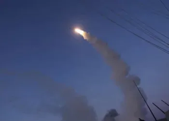 Eeuu intercepta misiles balísticos y drones lanzados desde irán en operación de autodefensa