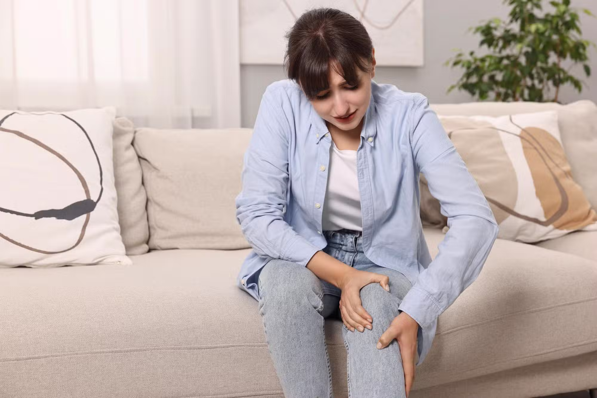 ¿tu rodilla cruje al caminar? Esto es lo que debes saber antes de preocuparte
