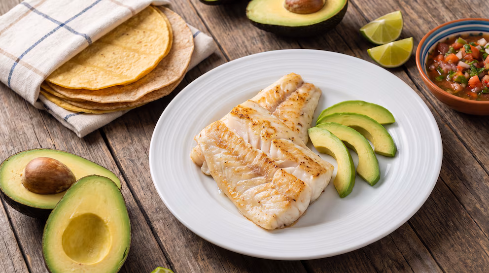 ¡crujientes y deliciosos! Aprende a preparar tacos de pescado y palta en solo 25 minutos