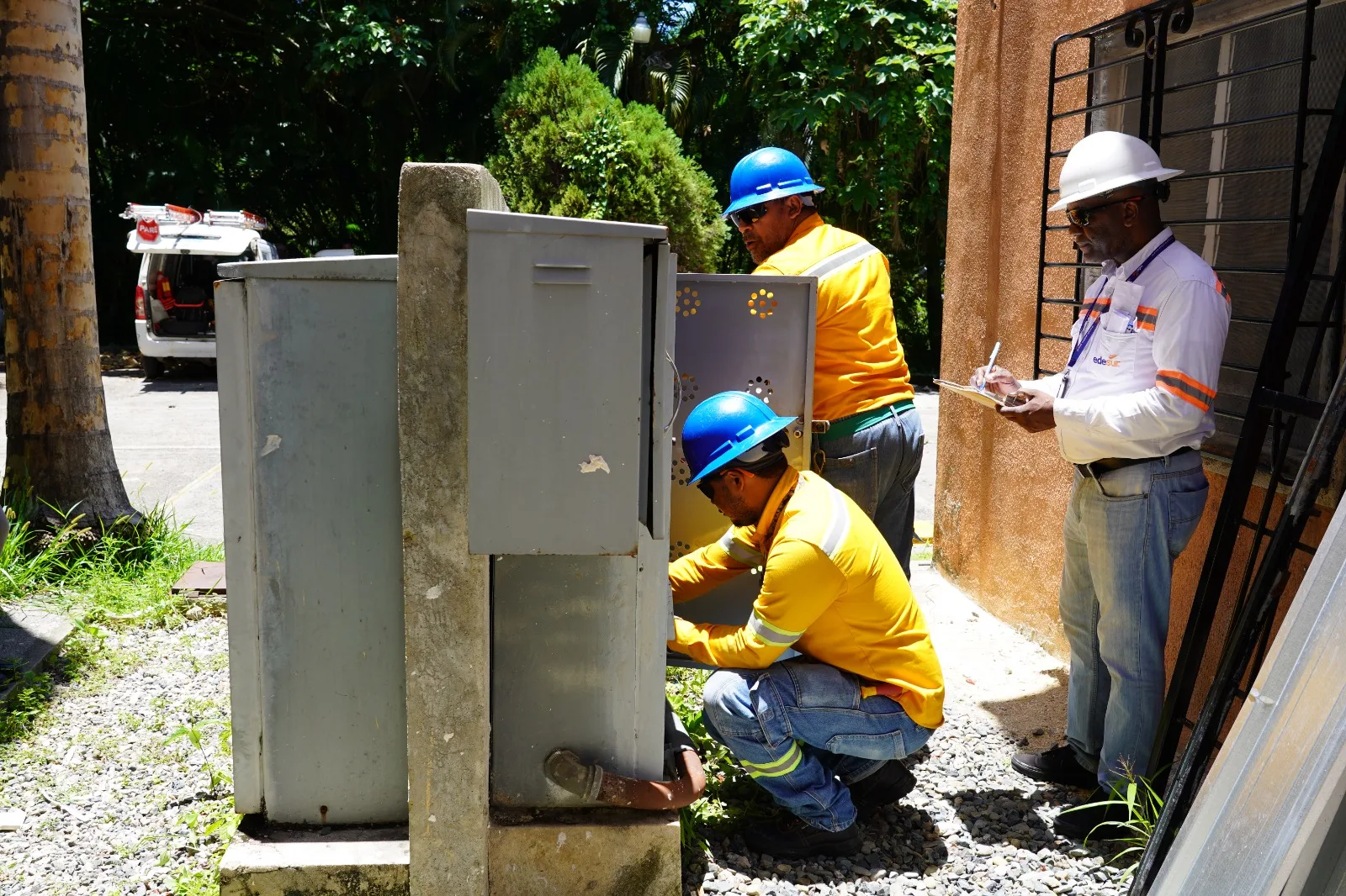 Edesur normaliza a 241,000 clientes como parte de su lucha contra el fraude eléctrico