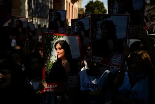 Amnistía acusa a autoridades de irán de crímenes de lesa humanidad durante protestas de 2022