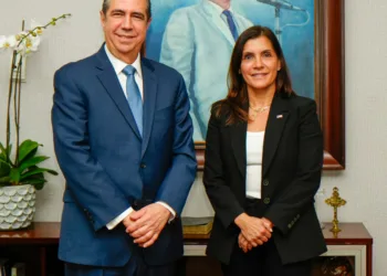 Leah campos se reúne por más de dos horas con francisco javier garcía