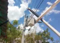 Edesur instala nuevo transformador para mejorar servicio eléctrico en villa jaragua