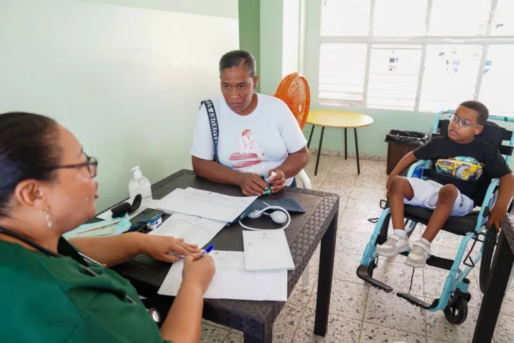 Más de 600 personas reciben asistencia médica y social durante jornada de dasac en higüey