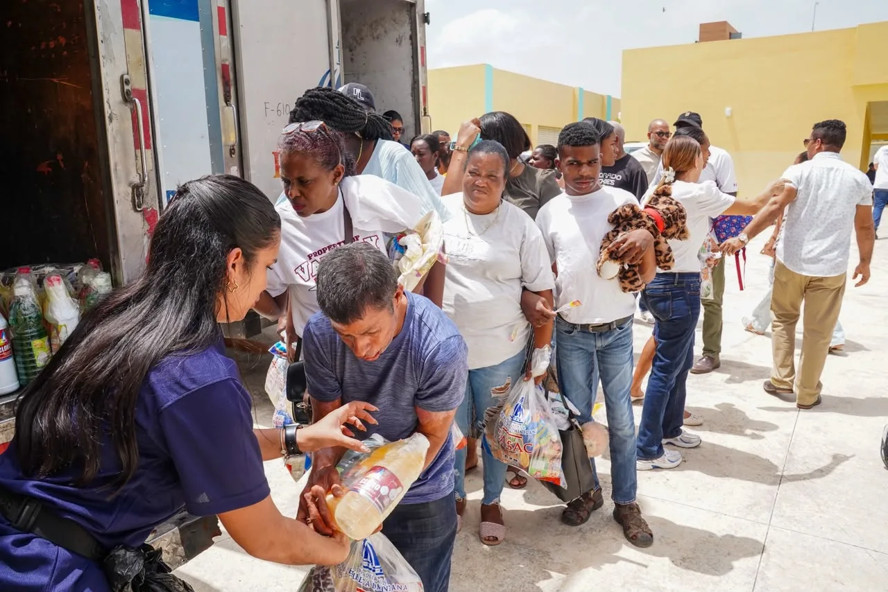 Más de 600 personas reciben asistencia médica y social durante jornada de dasac en higüey