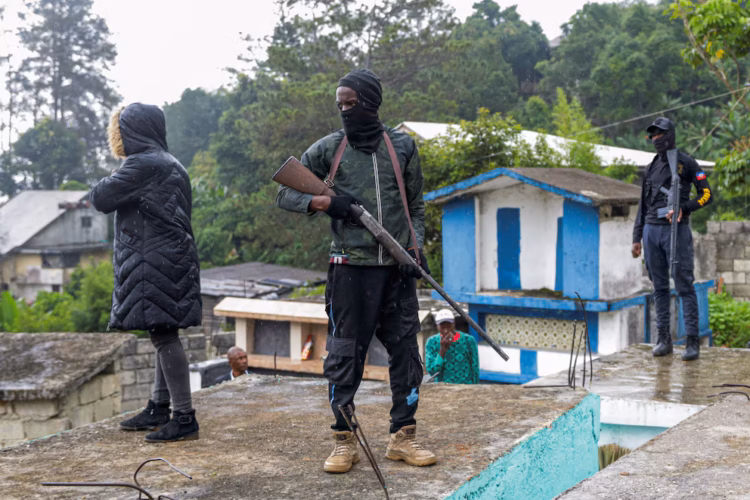 Bukele ordena operación militar para localizar a cuatro soldados salvadoreños desaparecidos en Haití Bukele ordena operación militar para localizar a cuatro soldados salvadoreños desaparecidos en haití
